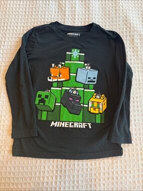Minecraft Kids' Black Long-Sleeve Graphic Tee - Holiday Tree